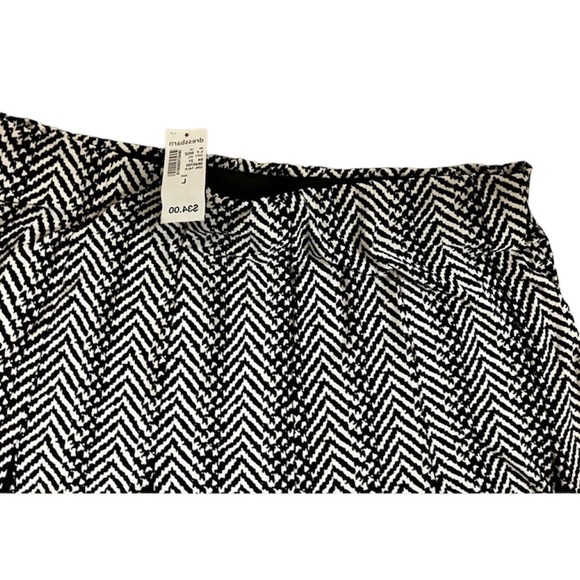 Roz & Ali Black and White Skirt - Picture 3 of 3